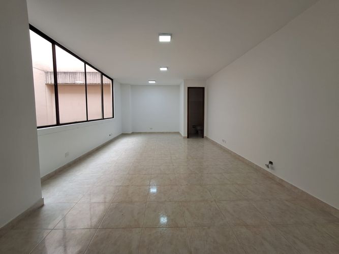 Oficina en arriendo en Sector Lago Uribe, Pereira, 38 m² · foto 5 de 8