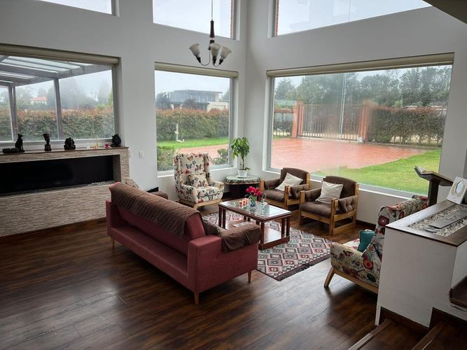 Casa de 7 alcobas en venta en Yerbabuena, Sopó, 458 m² · foto 16 de 24