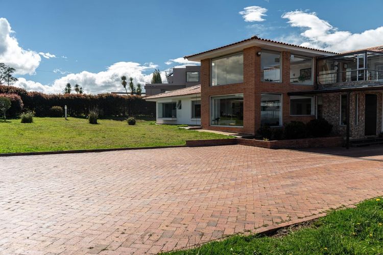 Casa de 7 alcobas en venta en Yerbabuena, Sopó, 458 m² · foto 14 de 24