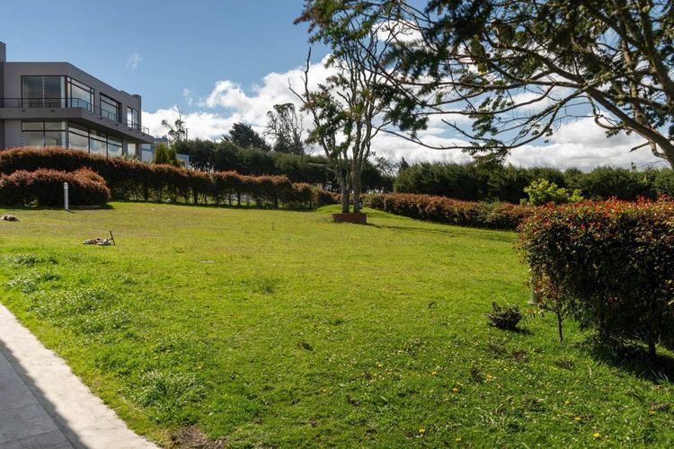 Casa de 7 alcobas en venta en Yerbabuena, Sopó, 458 m² · foto 3 de 24
