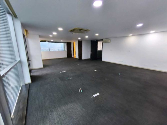 Oficina en arriendo en Milla De Oro, Medellín, 83 m² · foto 2 de 9