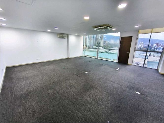 Oficina en arriendo en Milla De Oro, Medellín, 83 m² · foto 3 de 9