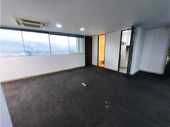 Oficina en arriendo en Milla De Oro, Medellín, 83 m² · foto 4 de 9