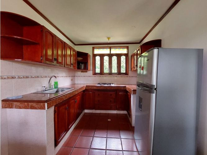 Casa de 5 alcobas en arriendo en Armenia, 447 m² · foto 4 de 23