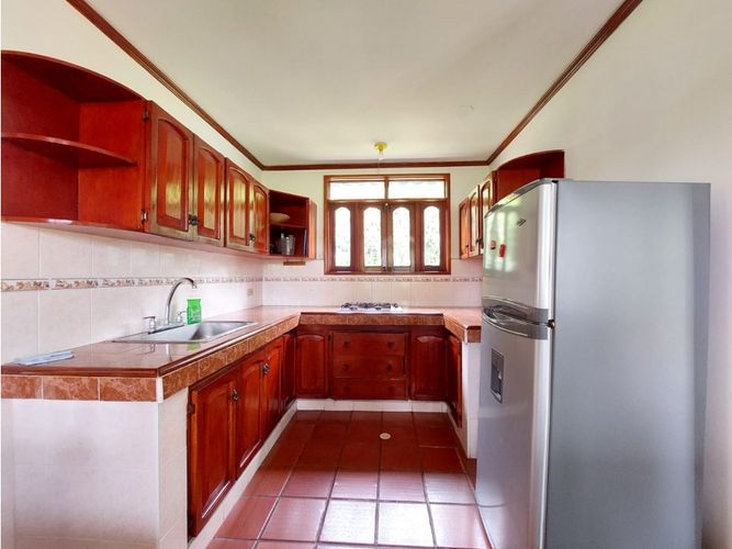 Casa de 5 alcobas en arriendo en Armenia, 447 m² · foto 5 de 23