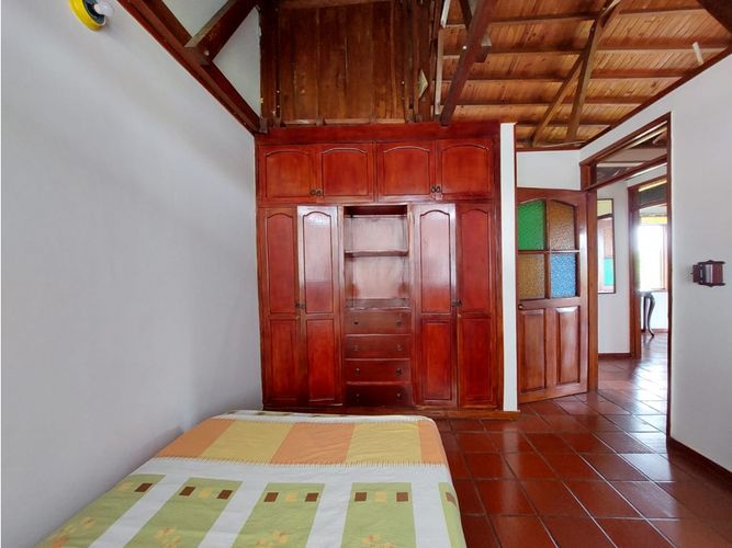 Casa de 5 alcobas en arriendo en Armenia, 447 m² · foto 9 de 23