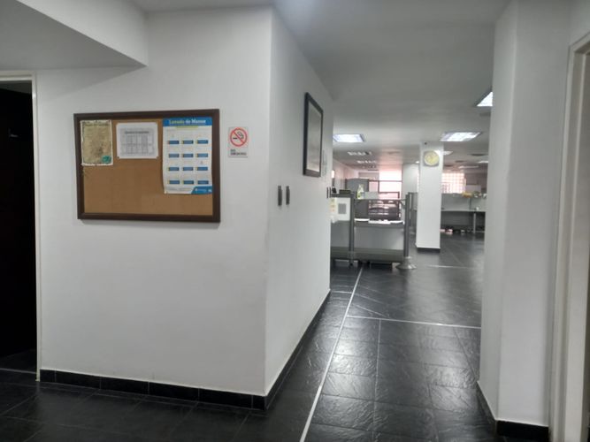 Oficina en arriendo en San Nicolas, Cali, 272 m² · foto 2 de 11