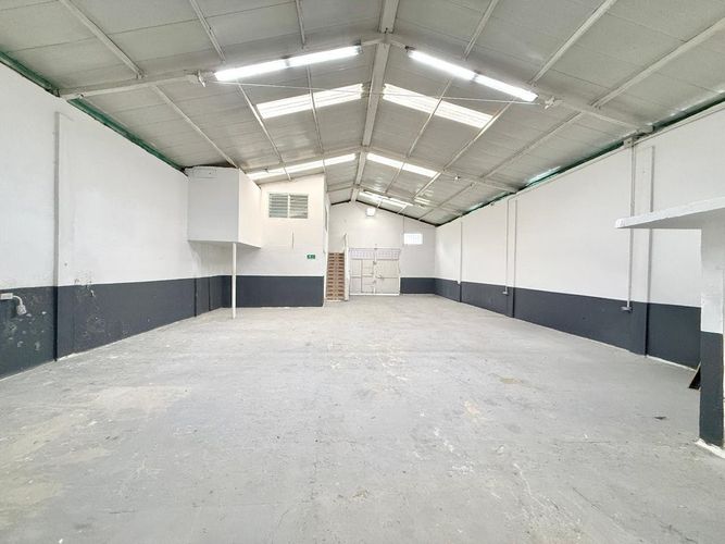 Bodega en arriendo en Tribunas Corcega, Pereira, 327 m² · foto 4 de 10
