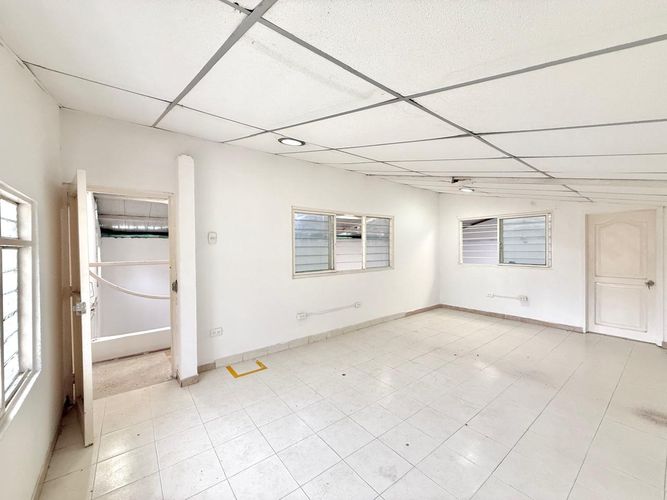 Bodega en arriendo en Tribunas Corcega, Pereira, 327 m² · foto 9 de 10