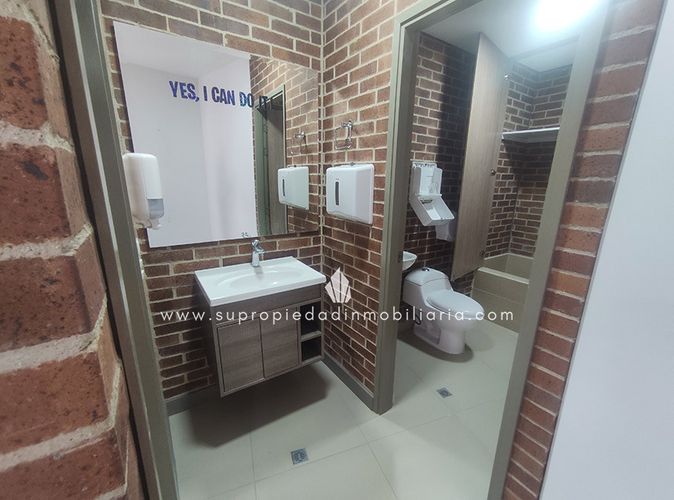 Oficina en arriendo en Castropol, Medellín, 169 m² · foto 16 de 19