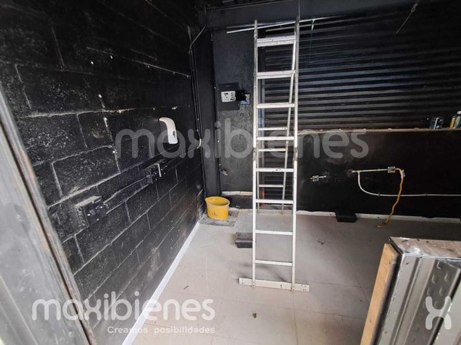 Local en arriendo en Los Colores, Medellín, 15 m² · foto 8 de 12