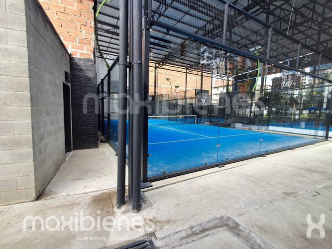 Local en arriendo en Los Colores, Medellín, 15 m² · foto 9 de 12
