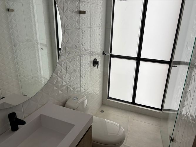 Apartamento de 2 alcobas en venta en Cedritos, Bogotá, 76 m² · foto 5 de 13