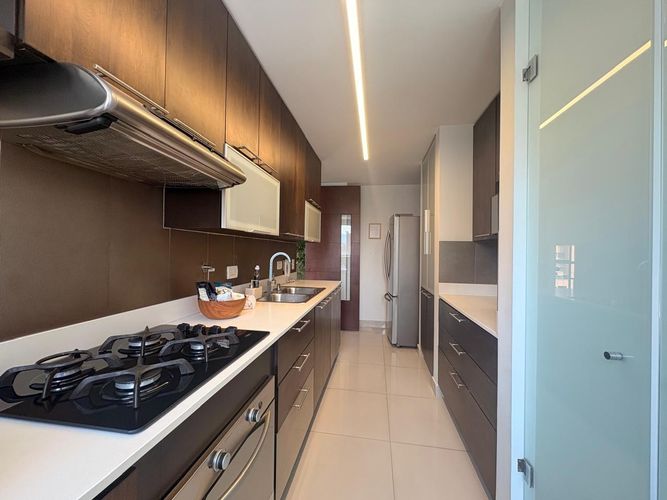 Apartamento de 2 alcobas en arriendo en El Poblado, Medellín, 100 m² · foto 6 de 17