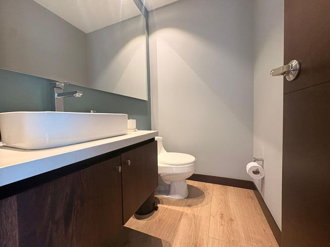 Apartamento de 2 alcobas en arriendo en El Poblado, Medellín, 100 m² · foto 15 de 17