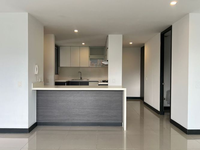 Apartamento de 3 alcobas en arriendo en El Poblado, Medellín, 110 m² · foto 7 de 19