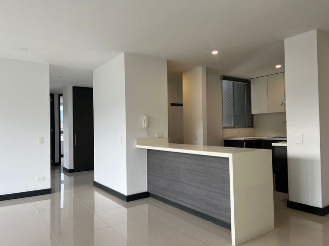 Apartamento de 3 alcobas en arriendo en El Poblado, Medellín, 110 m² · foto 8 de 19