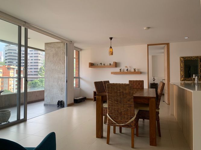Apartamento de 2 alcobas en arriendo en Loma Benedictinos, Envigado, 102 m² · foto 2 de 18