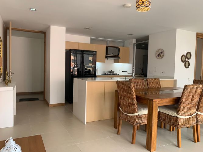 Apartamento de 2 alcobas en arriendo en Loma Benedictinos, Envigado, 102 m² · foto 7 de 18