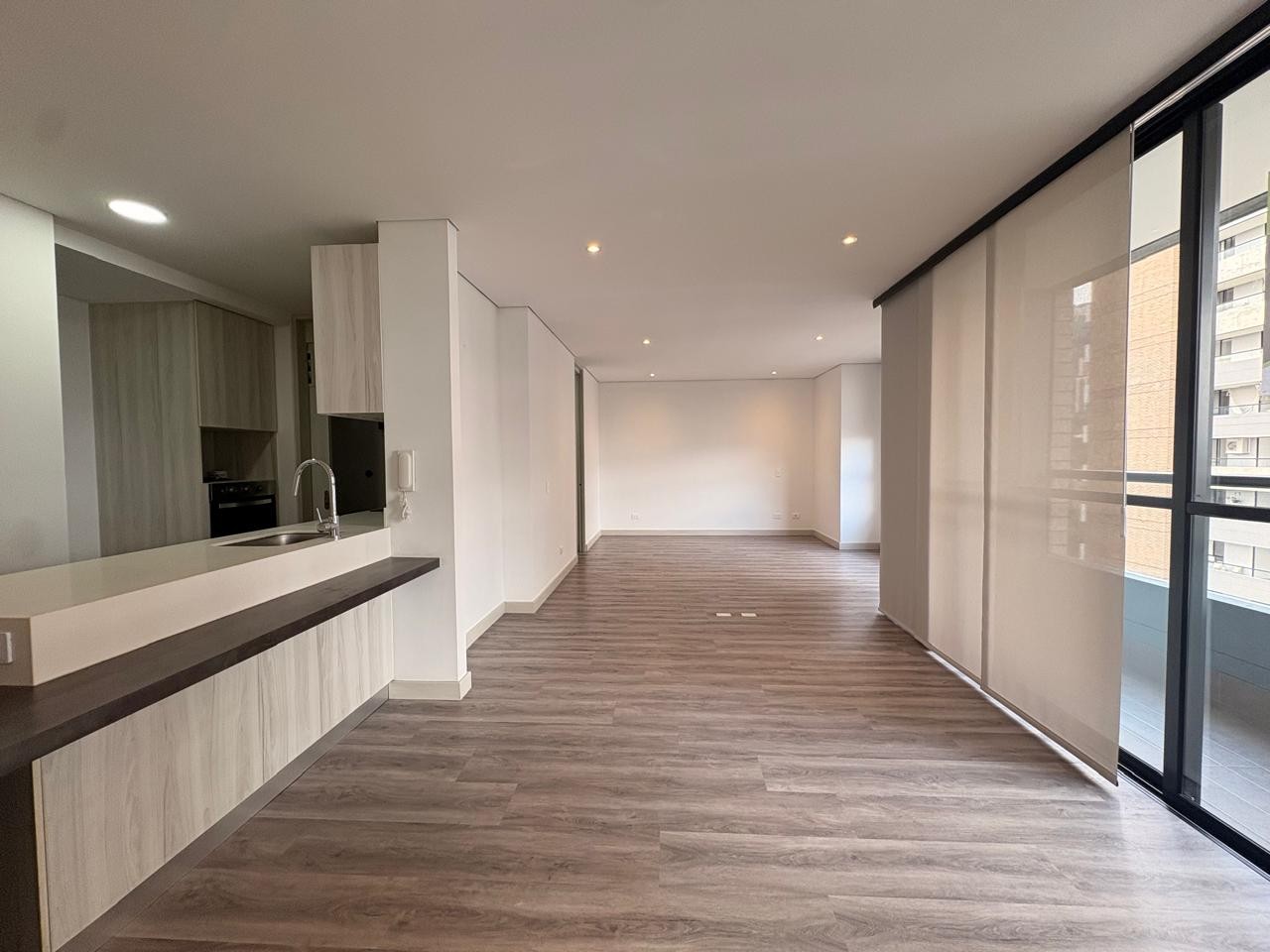 Apartamento en arriendo en El Poblado, Medellín · foto 3 de 12