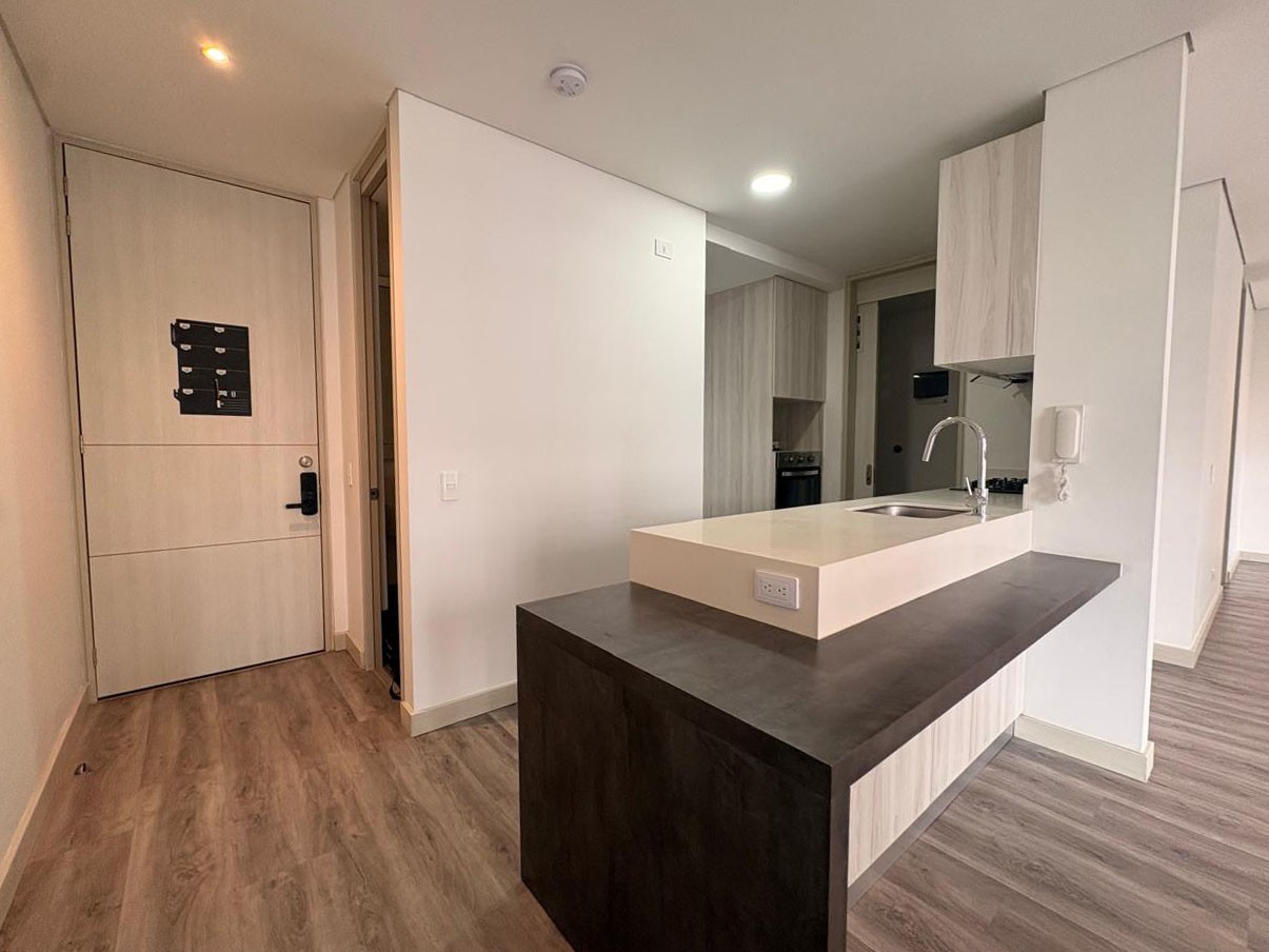Apartamento en arriendo en El Poblado, Medellín · foto 6 de 12
