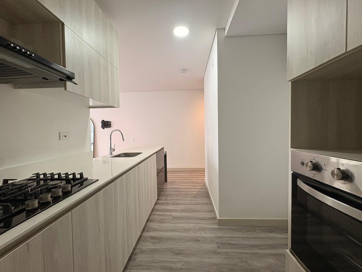 Apartamento en arriendo en El Poblado, Medellín · foto 5 de 12
