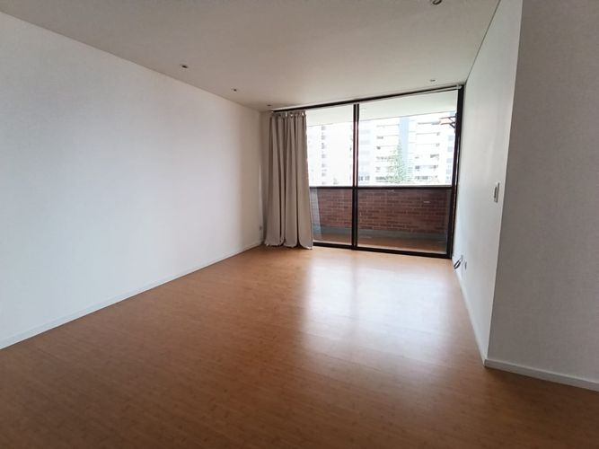 Apartamento de 2 alcobas en arriendo en Loma Del Escobero, Envigado, 73 m² · foto 3 de 14