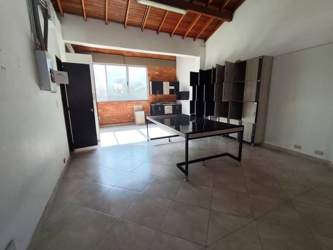 Oficina en arriendo en El Chagualo, Medellín, 300 m² · foto 6 de 7