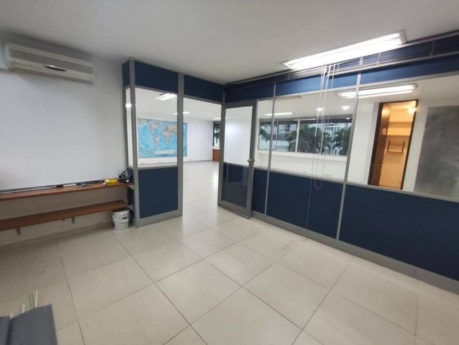 Oficina en arriendo en La Aguacatala, Medellín, 93 m² · foto 2 de 13