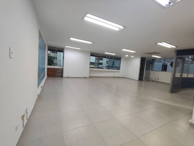 Oficina en arriendo en La Aguacatala, Medellín, 93 m² · foto 4 de 13
