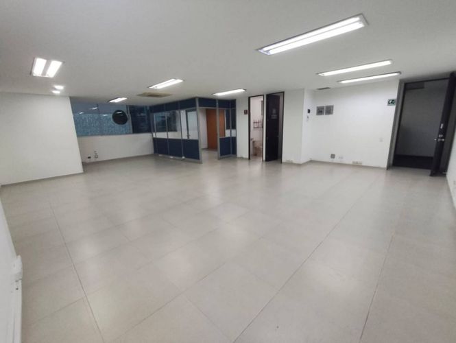 Oficina en arriendo en La Aguacatala, Medellín, 93 m² · foto 5 de 13