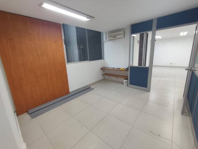 Oficina en arriendo en La Aguacatala, Medellín, 93 m² · foto 6 de 13