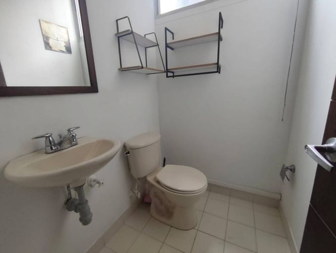 Oficina en arriendo en La Aguacatala, Medellín, 93 m² · foto 11 de 13