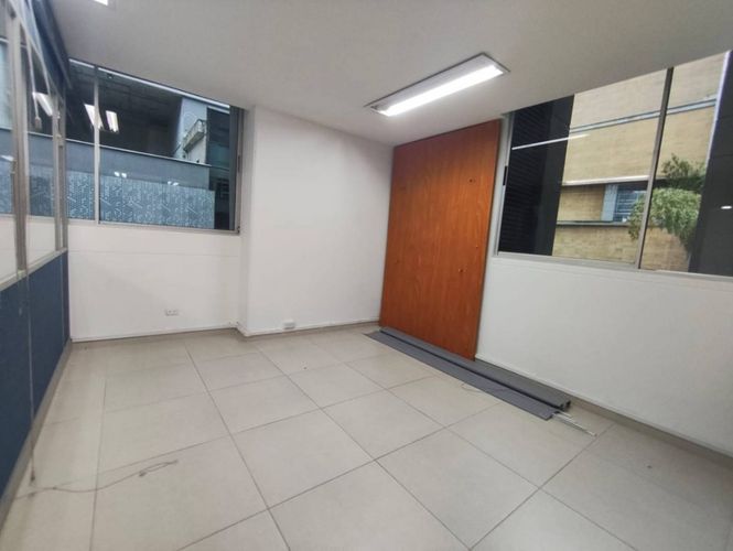 Oficina en arriendo en La Aguacatala, Medellín, 93 m² · foto 12 de 13