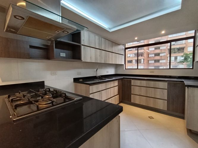Apartamento en arriendo en El Poblado, Medellín · foto 2 de 20