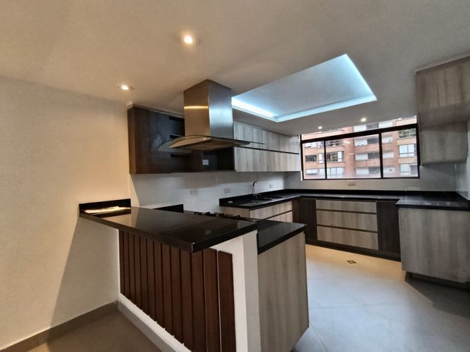 Apartamento en arriendo en El Poblado, Medellín · foto 3 de 20