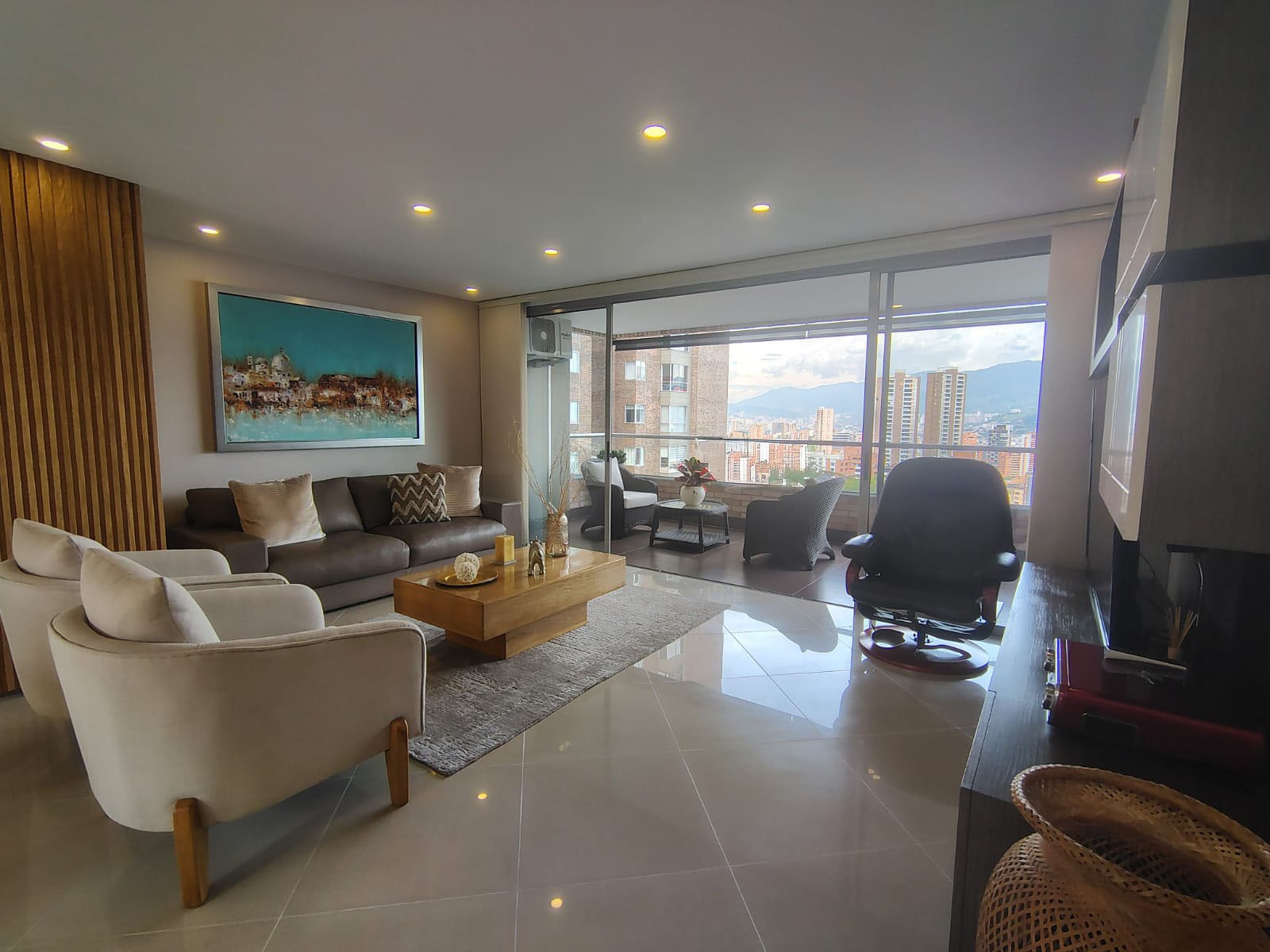 Apartamento en venta en El Poblado, Medellín 2