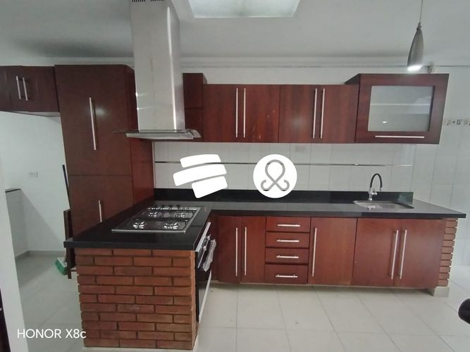 Casa en venta en Santa Barbara, Bogotá · foto 2 de 18