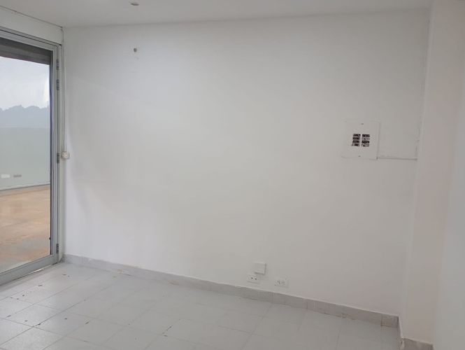 Local en venta en El Poblado, Medellín, 31 m² · foto 3 de 10