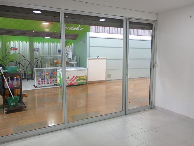 Local en venta en El Poblado, Medellín, 31 m² · foto 2 de 10