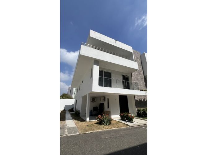 Casa de 4 alcobas en venta en Villa Campestre, Puerto Colombia, 360 m² · foto 3 de 11