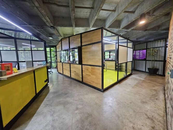 Oficina en arriendo en La Linde, Medellín, 250 m² · foto 3 de 24