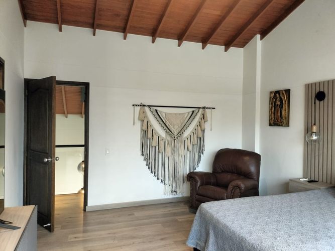 Casa de 3 alcobas en arriendo en Alejandría, Medellín, 340 m² · foto 14 de 20