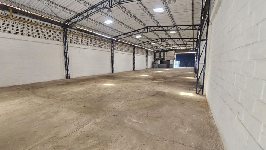Bodega en arriendo en San Pedro, Barranquilla, 500 m² · foto 4 de 9