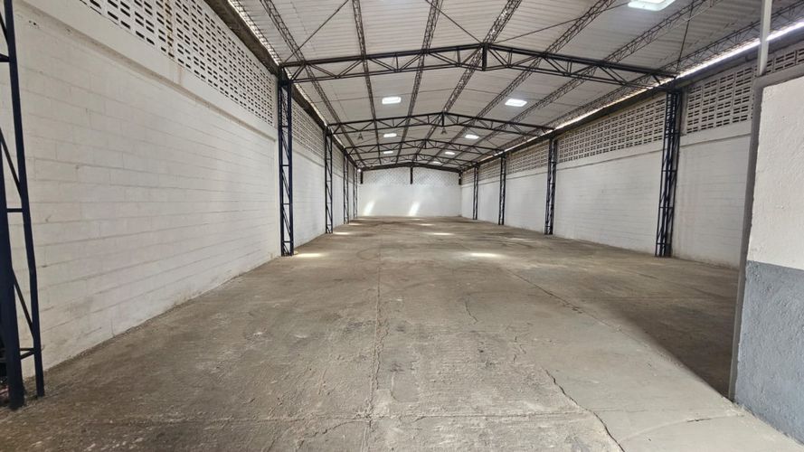 Bodega en arriendo en San Pedro, Barranquilla, 500 m² · foto 7 de 9