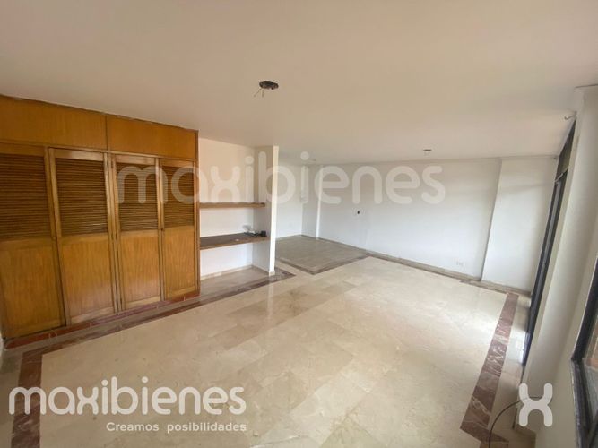 Oficina en arriendo en San Benito, Medellín, 40 m² · foto 3 de 11