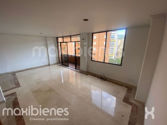Oficina en arriendo en San Benito, Medellín, 40 m² · foto 4 de 11