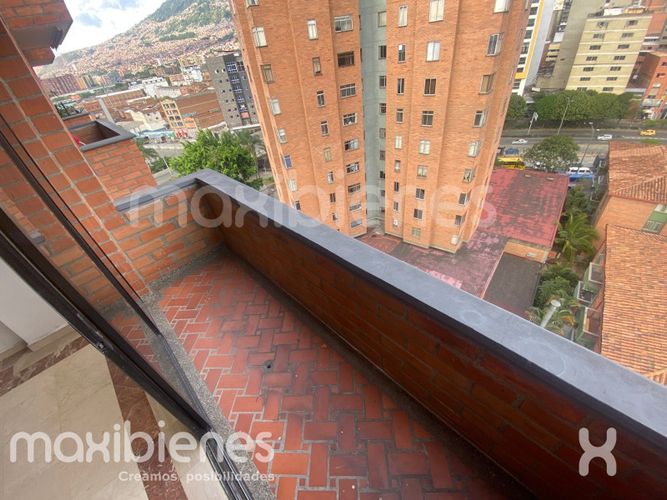 Oficina en arriendo en San Benito, Medellín, 40 m² · foto 6 de 11