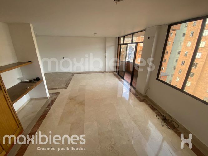 Oficina en arriendo en San Benito, Medellín, 40 m² · foto 9 de 11