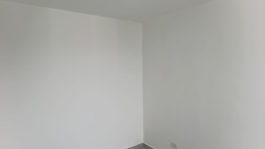 Apartamento de 2 alcobas en venta en San Jorge, Yumbo, 50 m² · foto 2 de 10